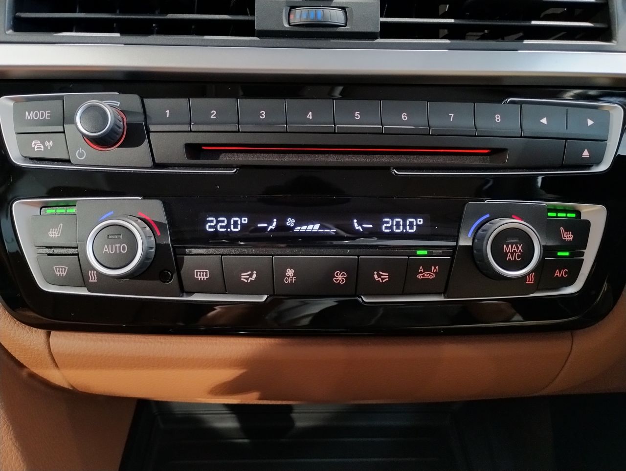 320D SEDAN RHD