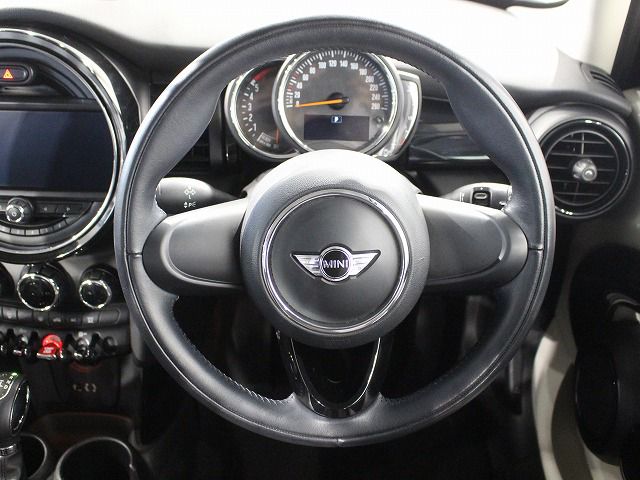 F55 COOPER D (AT)