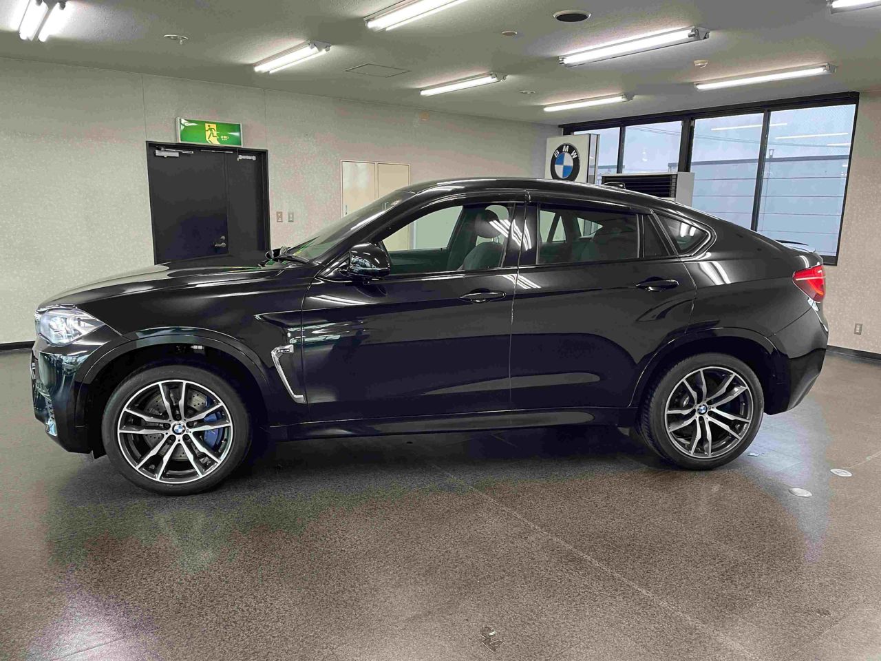 X6M RHD