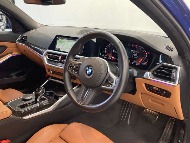 G20 320d xDrive RHD Saloon