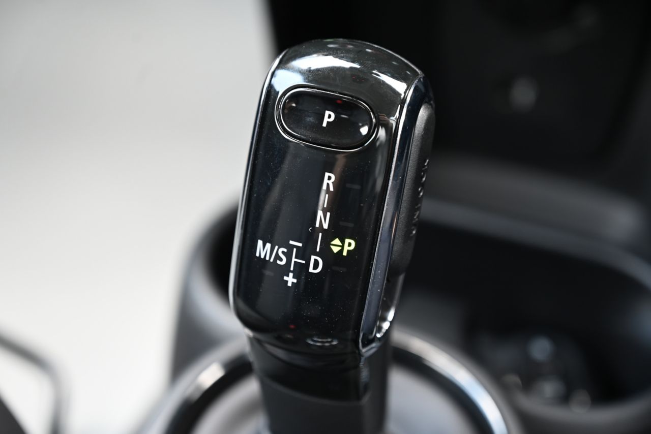 MINI Cooper F56 RHD