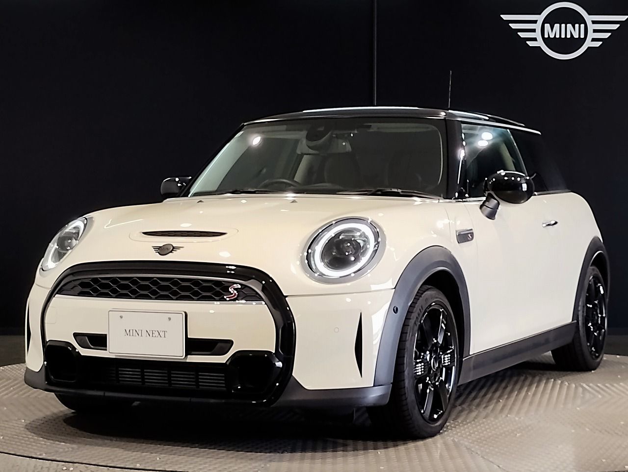 THE NEW MINI COOPER S 3 DOOR.