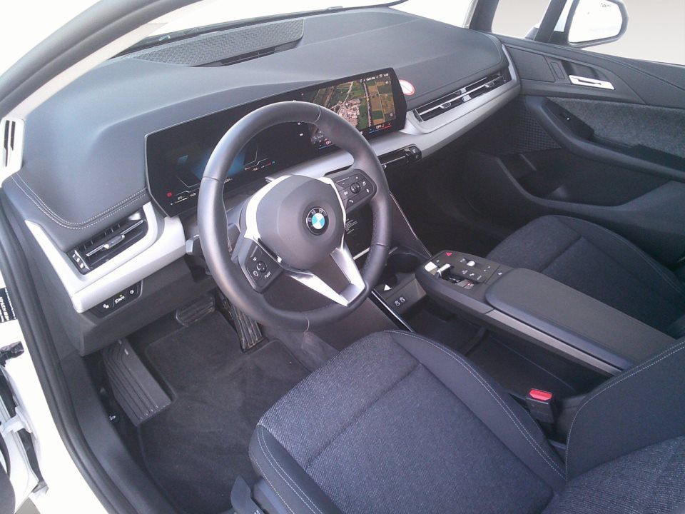 BMW 218