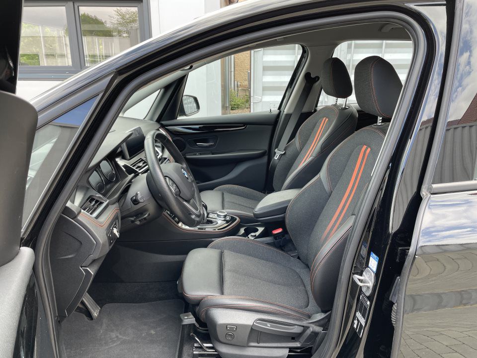 BMW 218