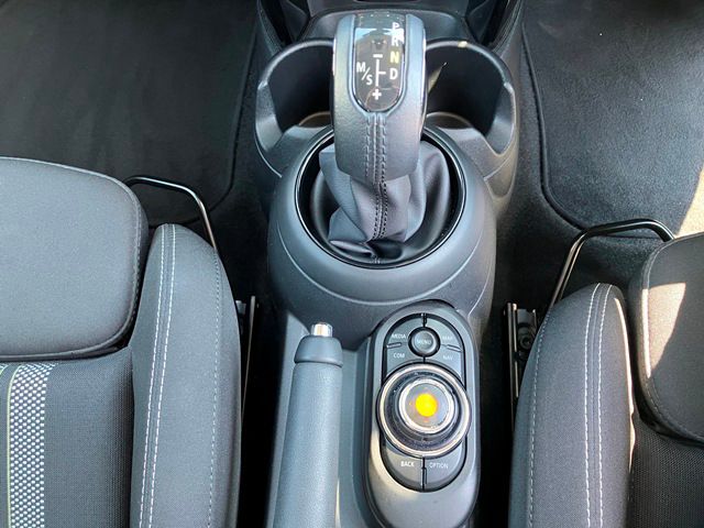 F55 COOPER S D(AT)