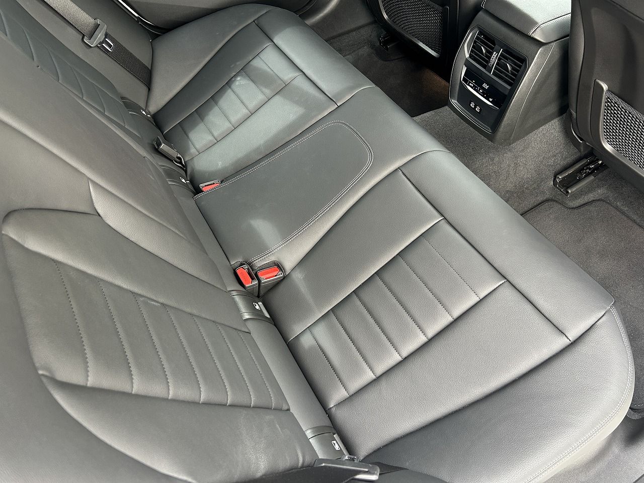 G20 330e Saloon LCI RHD MX