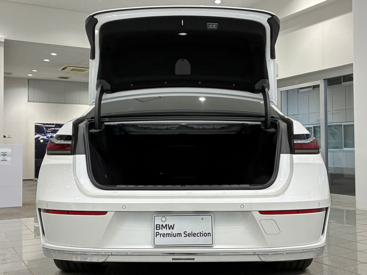 i7 xDrive60 Sedan RHD