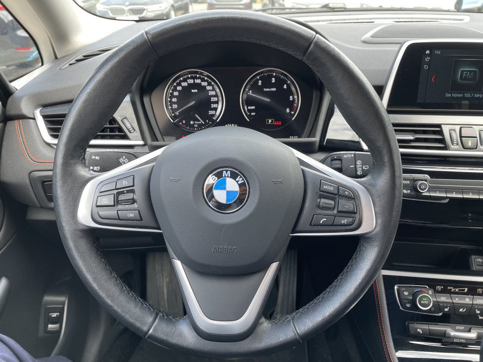 BMW 218