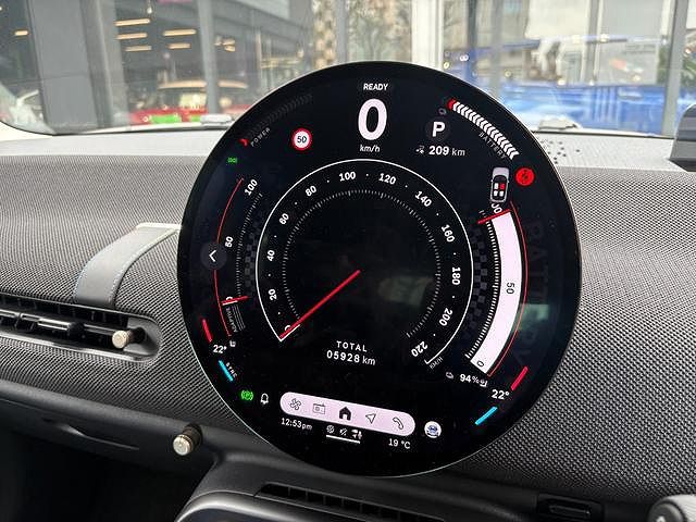 J01 MINI Cooper E