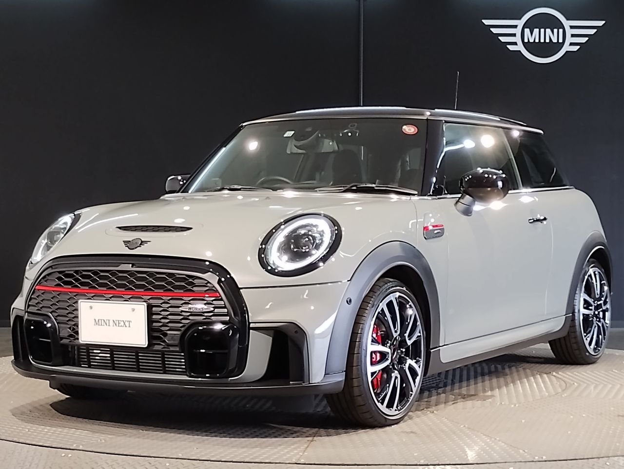 THE MINI JOHN COOPER WORKS.