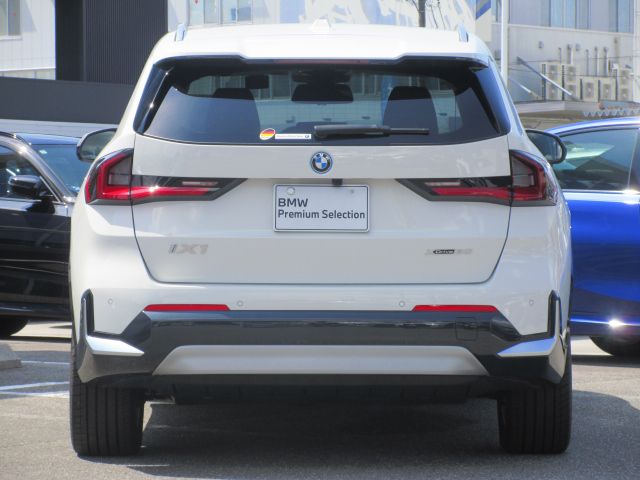 U11 iX1 xDrive30