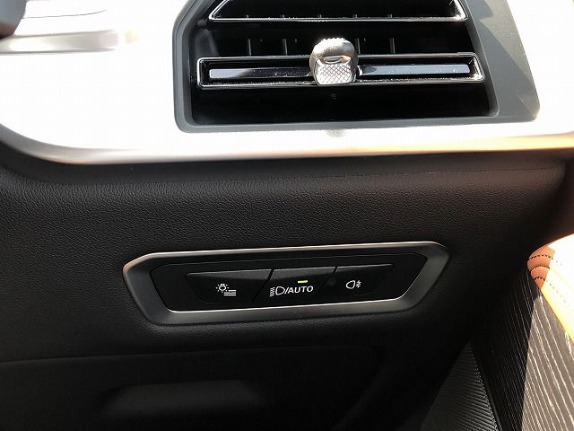 X7 xDrive40d RHD US
