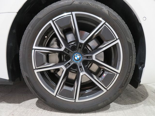 G26 i4 eDrive40 RHD