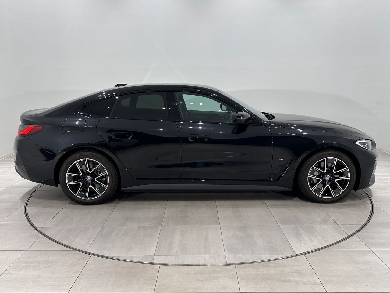G26 i4 eDrive40 RHD