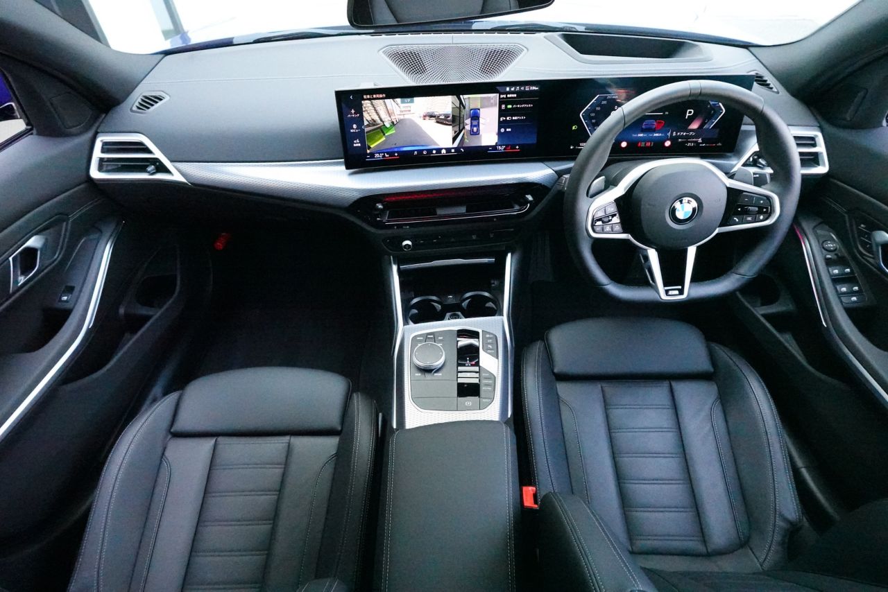 320d xDrive Berline RHD