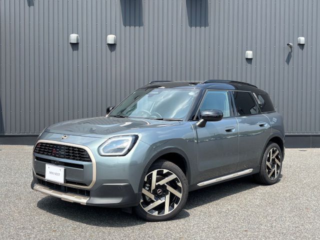 THE NEW MINI COUNTRYMAN D