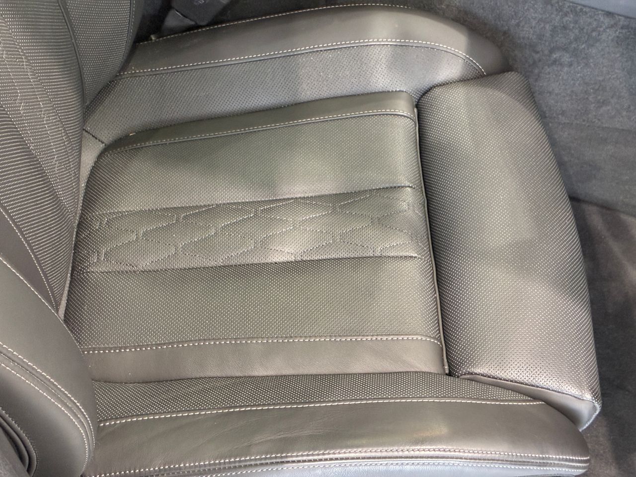 X6 M60i xDrive RHD