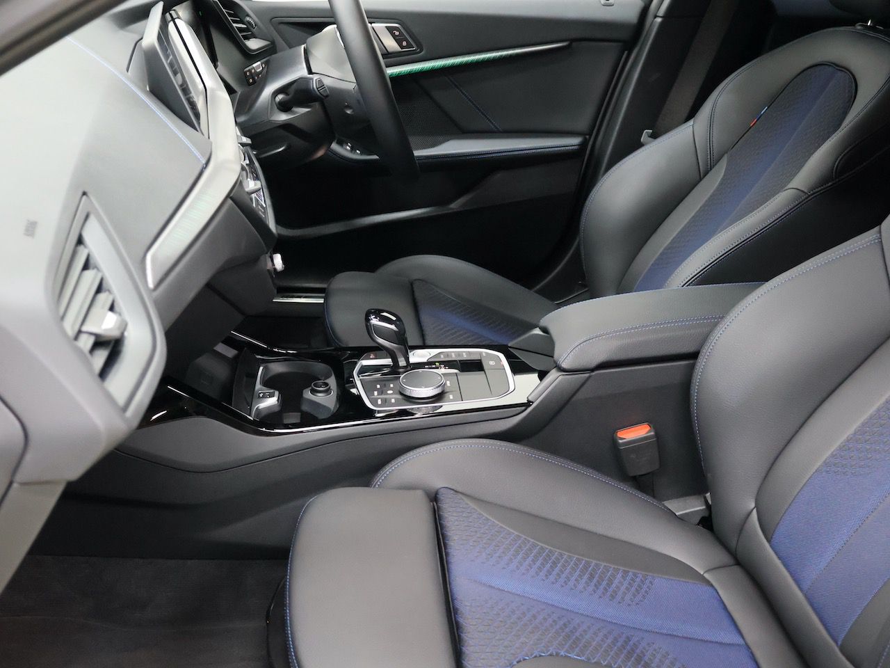 F40 118d Sports Hatch 5-door B47 2.0d