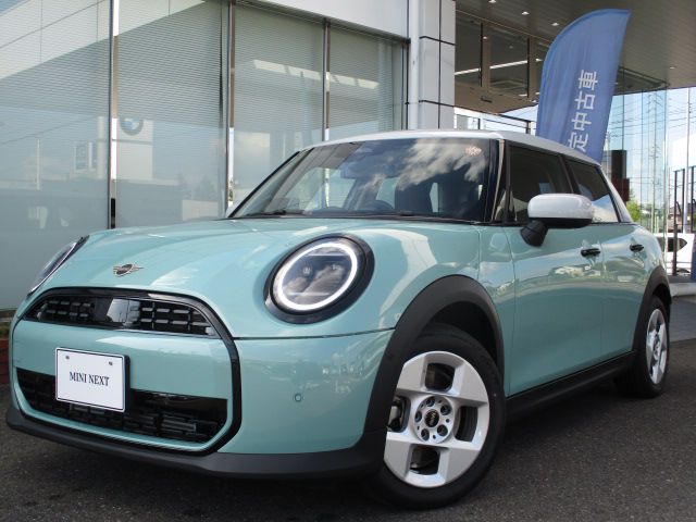 THE NEW MINI COOPER (5 DOOR) C