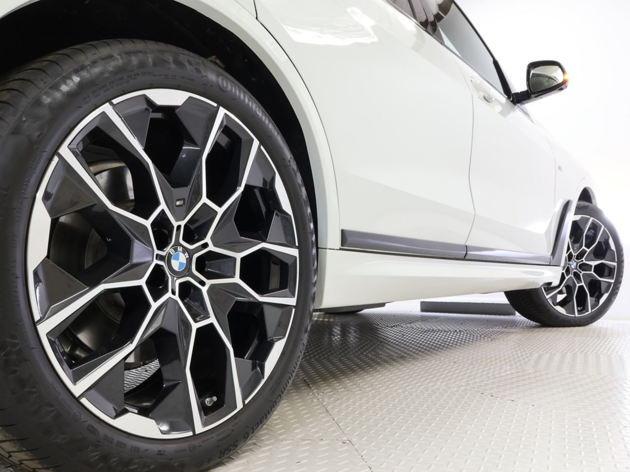 X7 xDrive40d RHD US