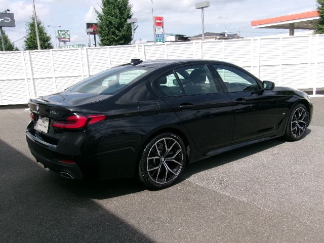 520d xDrive Sedan RHD