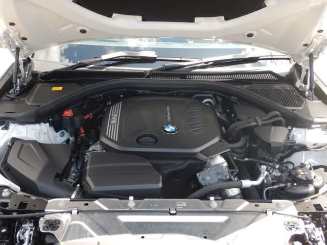 320d xDrive Berline RHD