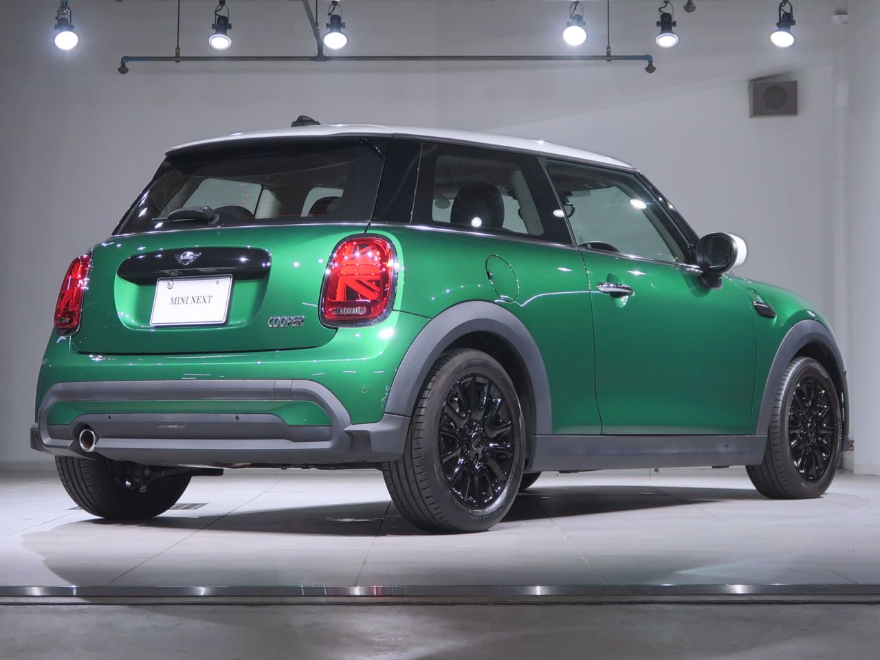 MINI Cooper F56 RHD