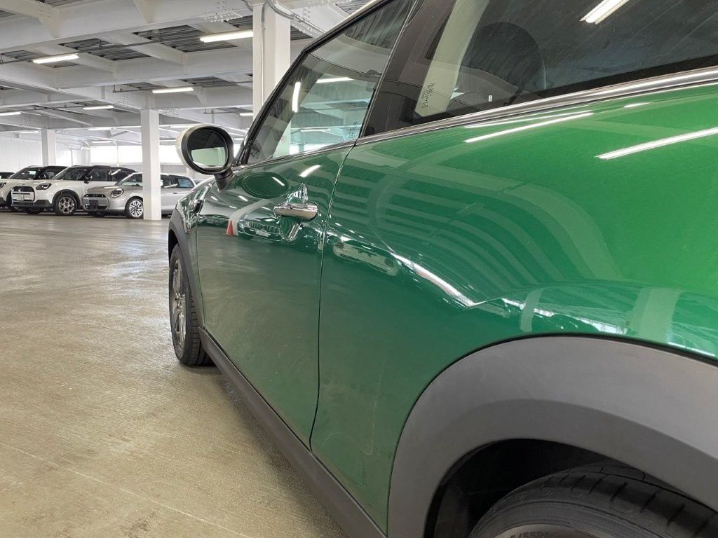 MINI Cooper F56 RHD