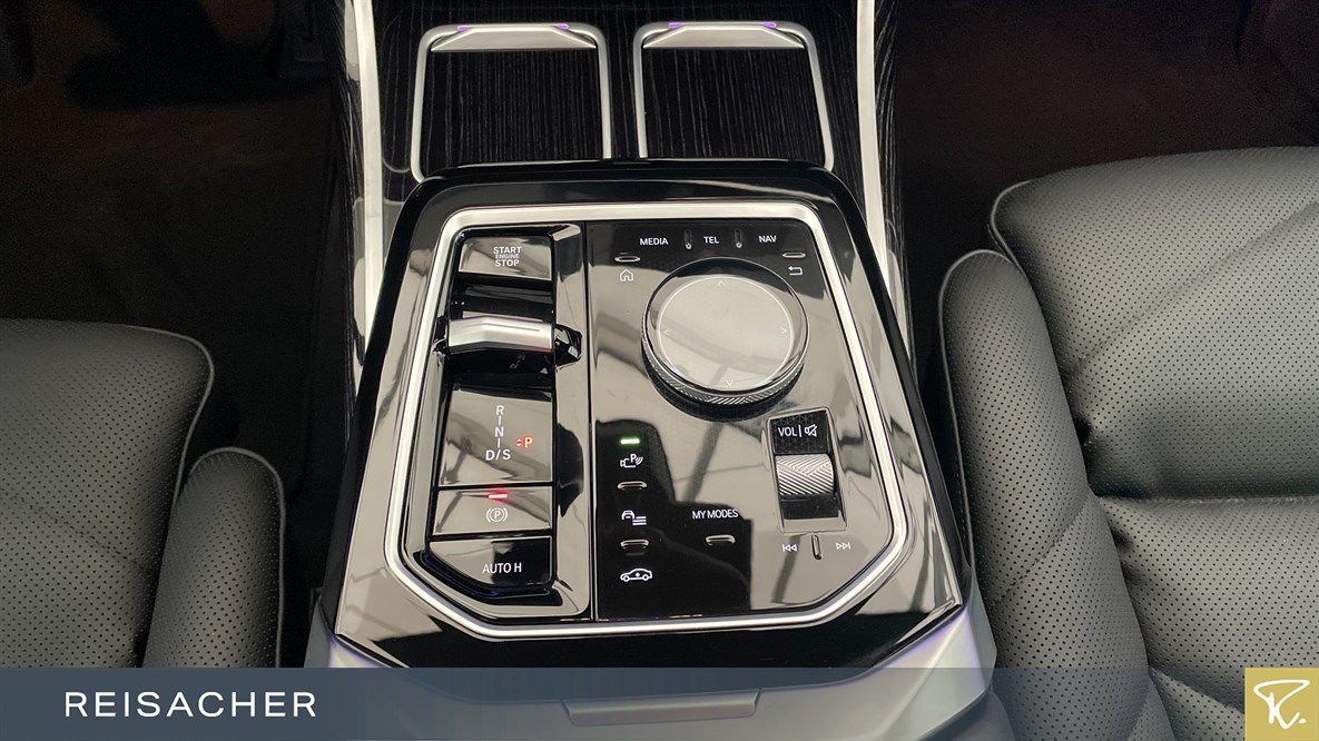 BMW 740