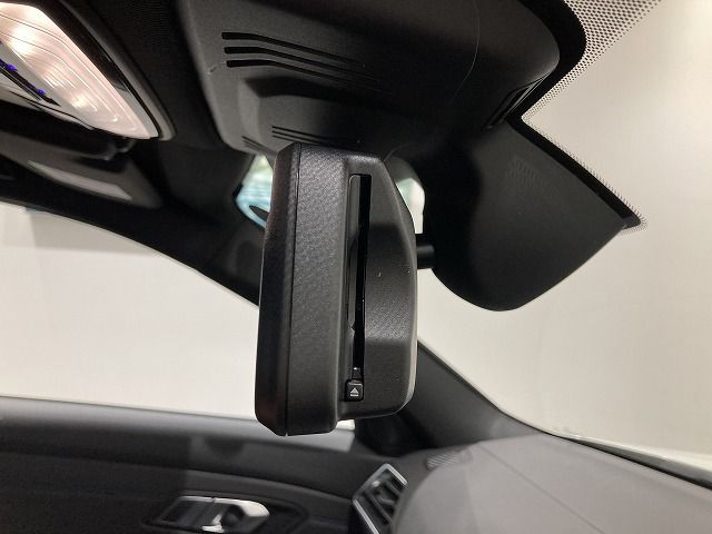 G20 320d xDrive RHD Saloon