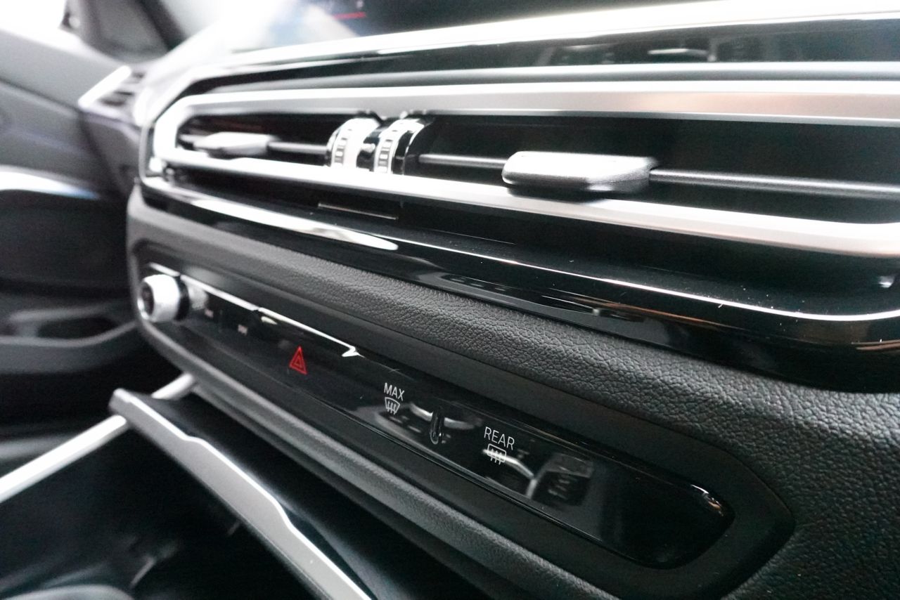 320d xDrive Berline RHD