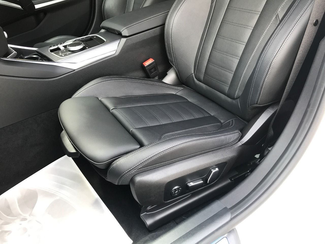 320d xDrive Berline RHD