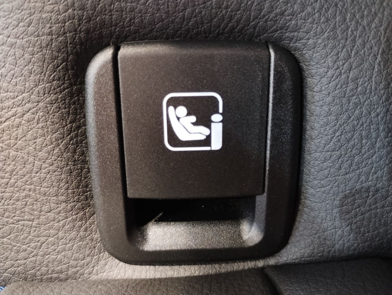 F40 118d Sports Hatch 5-door B47 2.0d