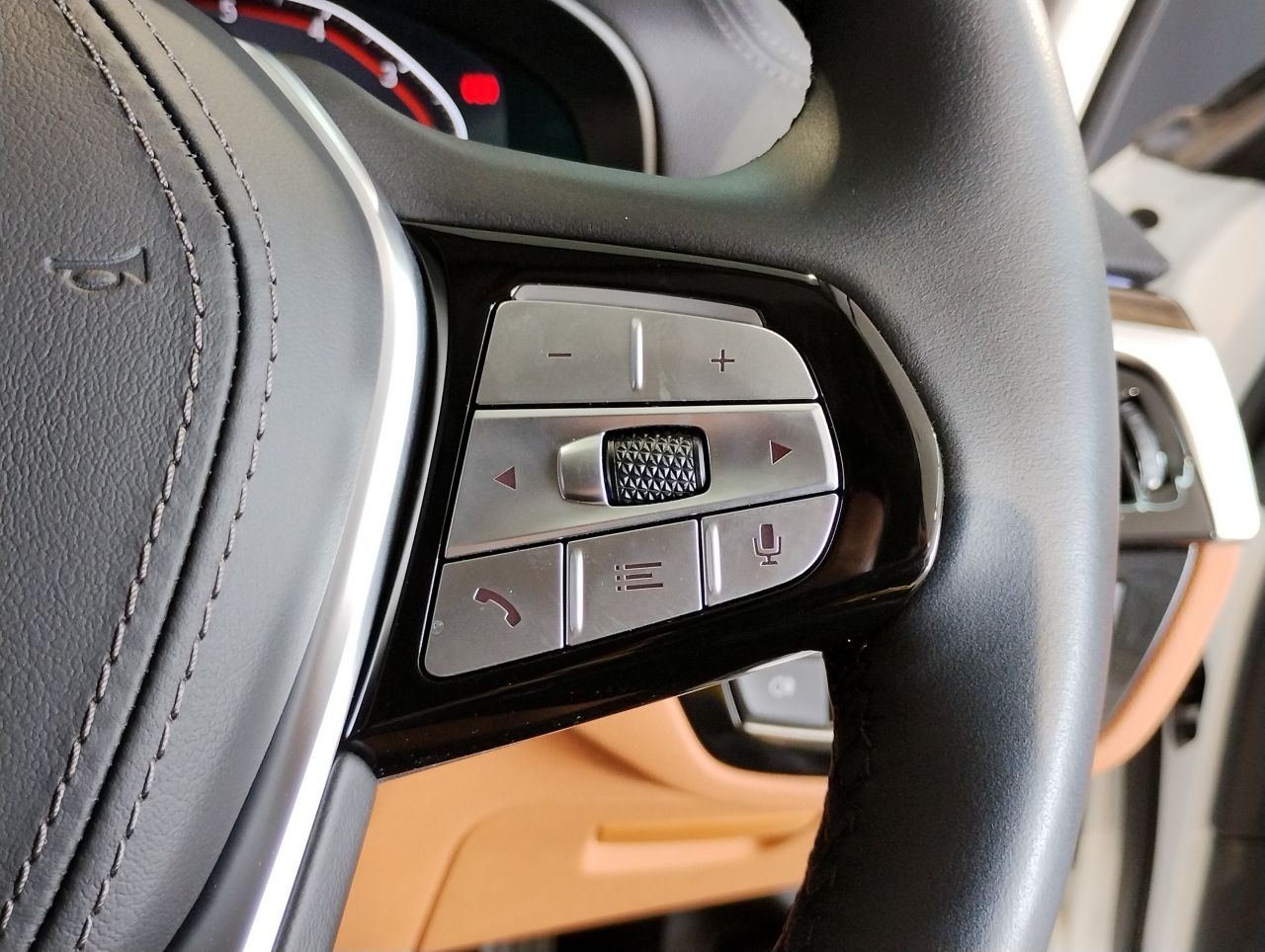 520d xDrive Sedan RHD