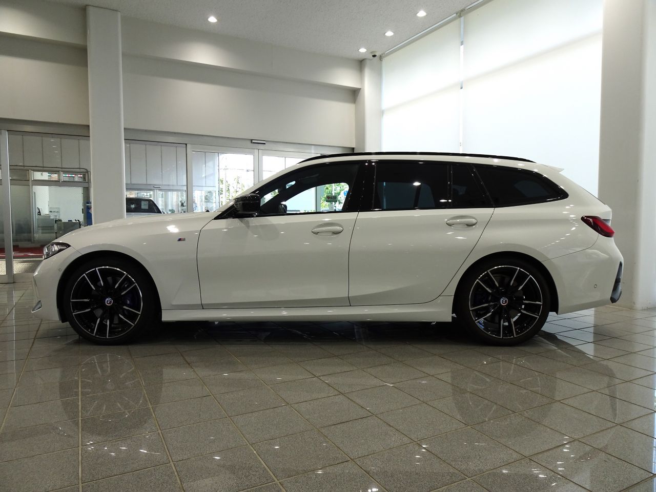 G21 M340i xDrive Touring LCI RHD