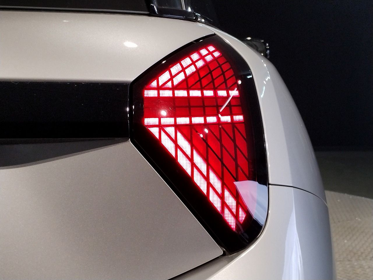 J01 MINI Cooper E