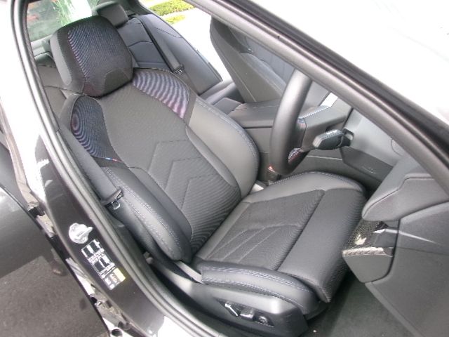 BMW i5 M60 xDrive Sedan RHD