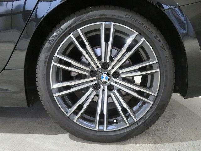 G20 320i Saloon RHD TU