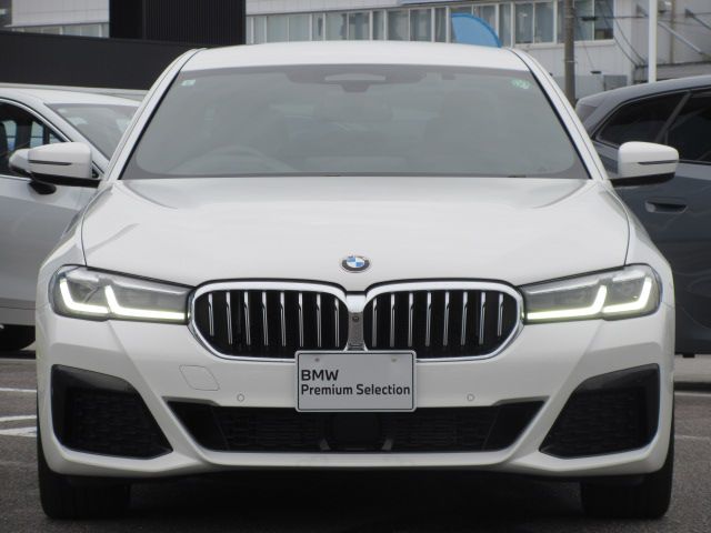 520d xDrive Sedan RHD