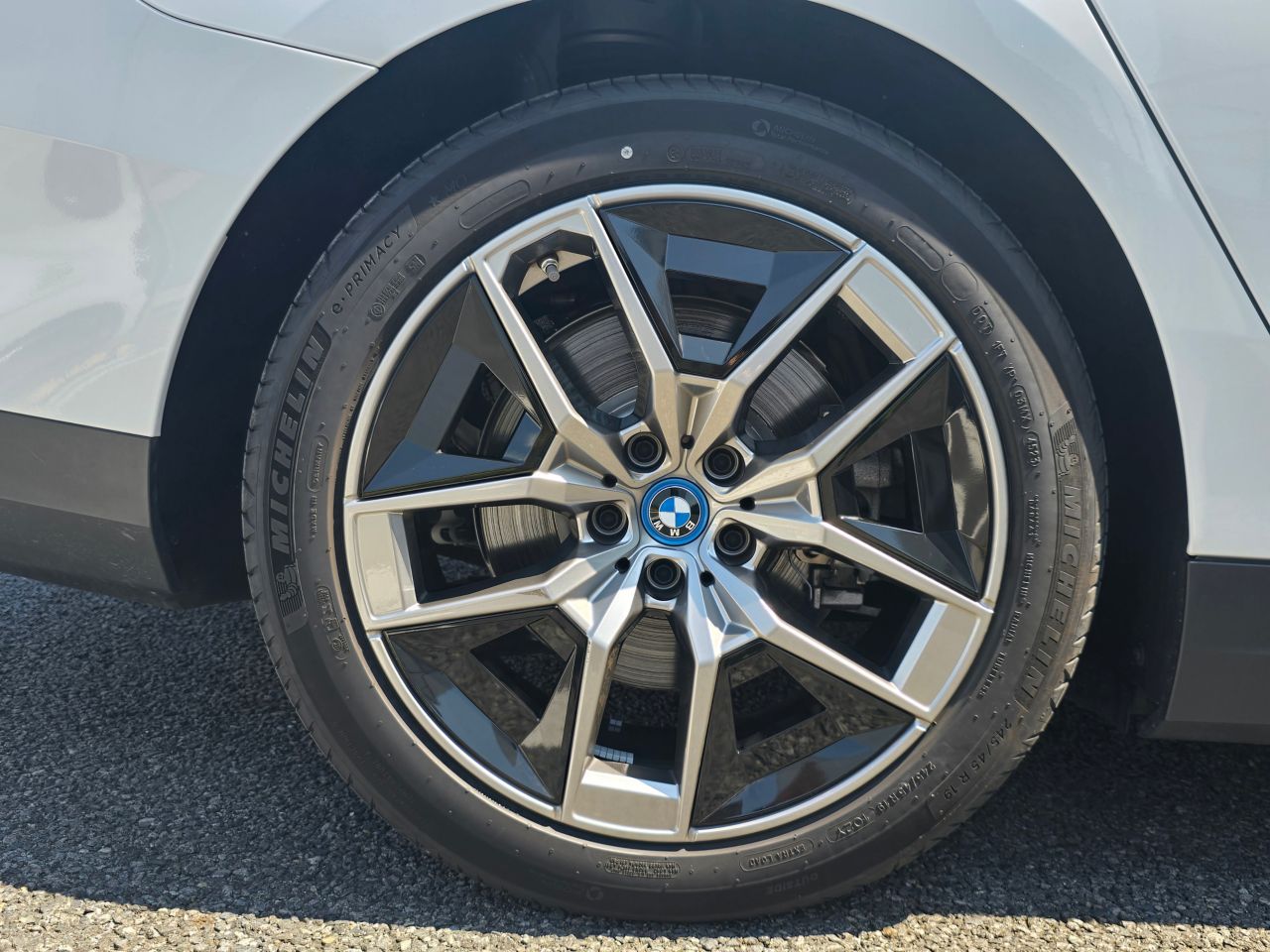 BMW i5 eDrive40 Sedan RHD