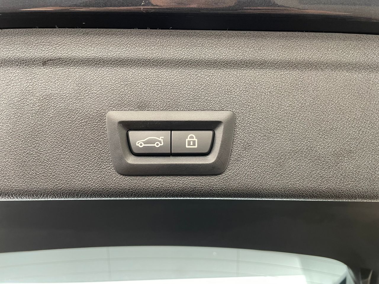 X* xDrive30d RHD