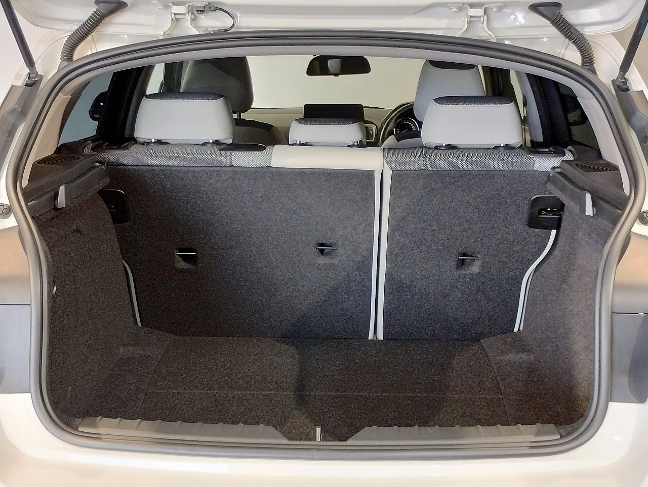 118D 5DOOR RHD