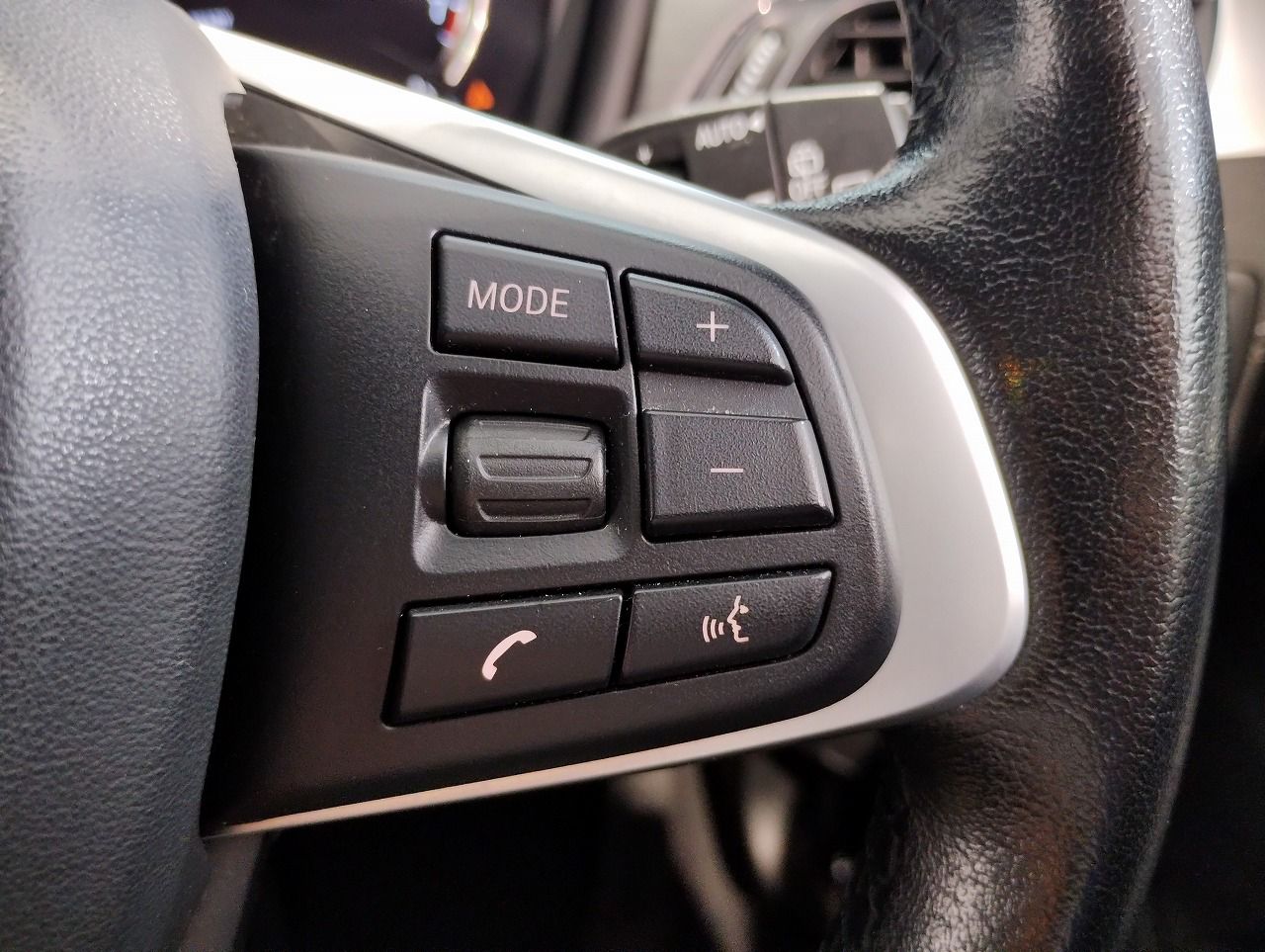 X1 sDrive18i RHD
