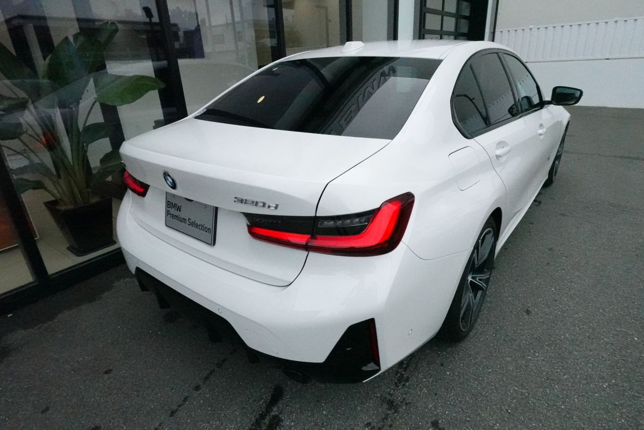 320d xDrive Berline RHD