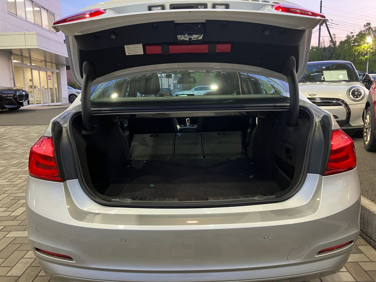 330E IPERFORMANCE SEDAN RHD