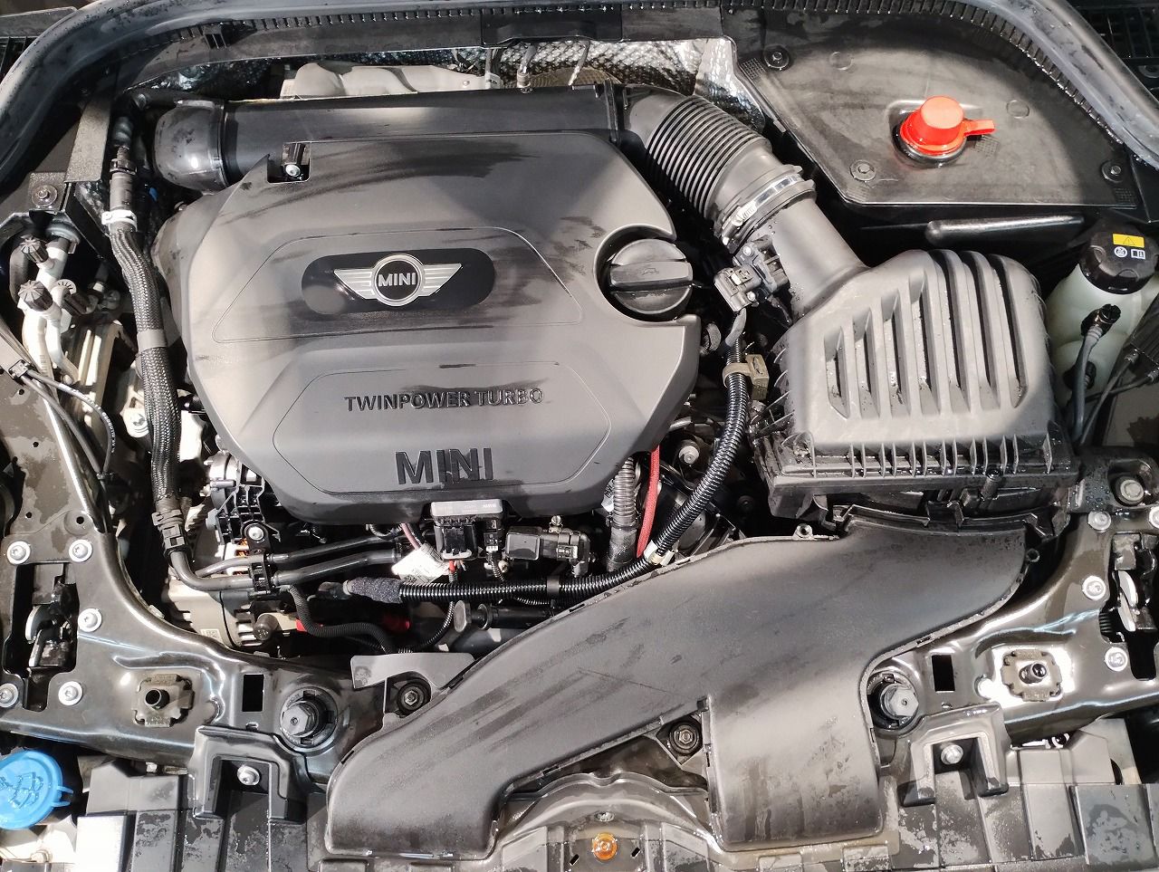F55 COOPER S D(AT)