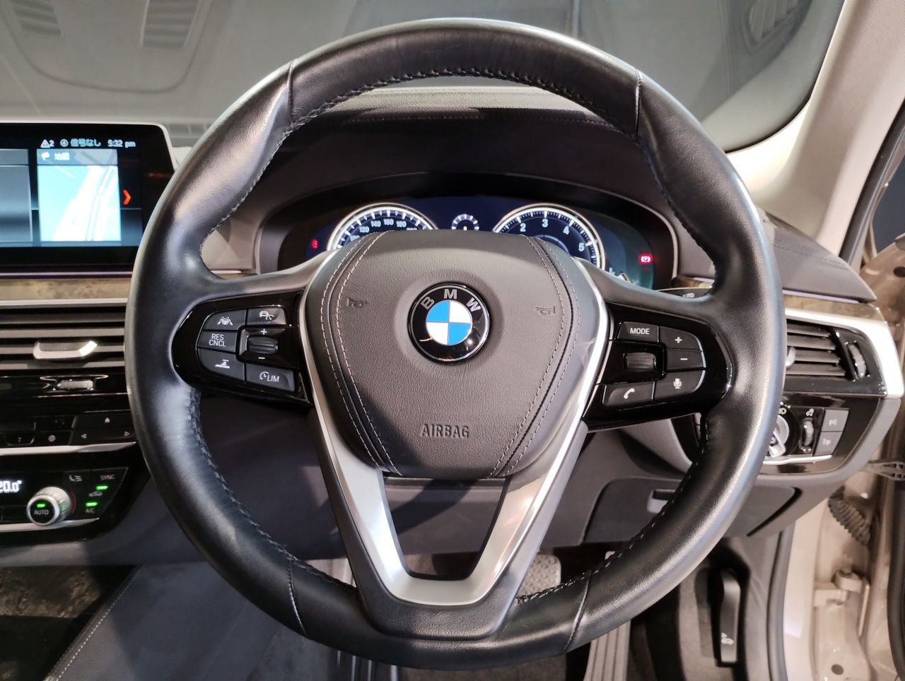 530I