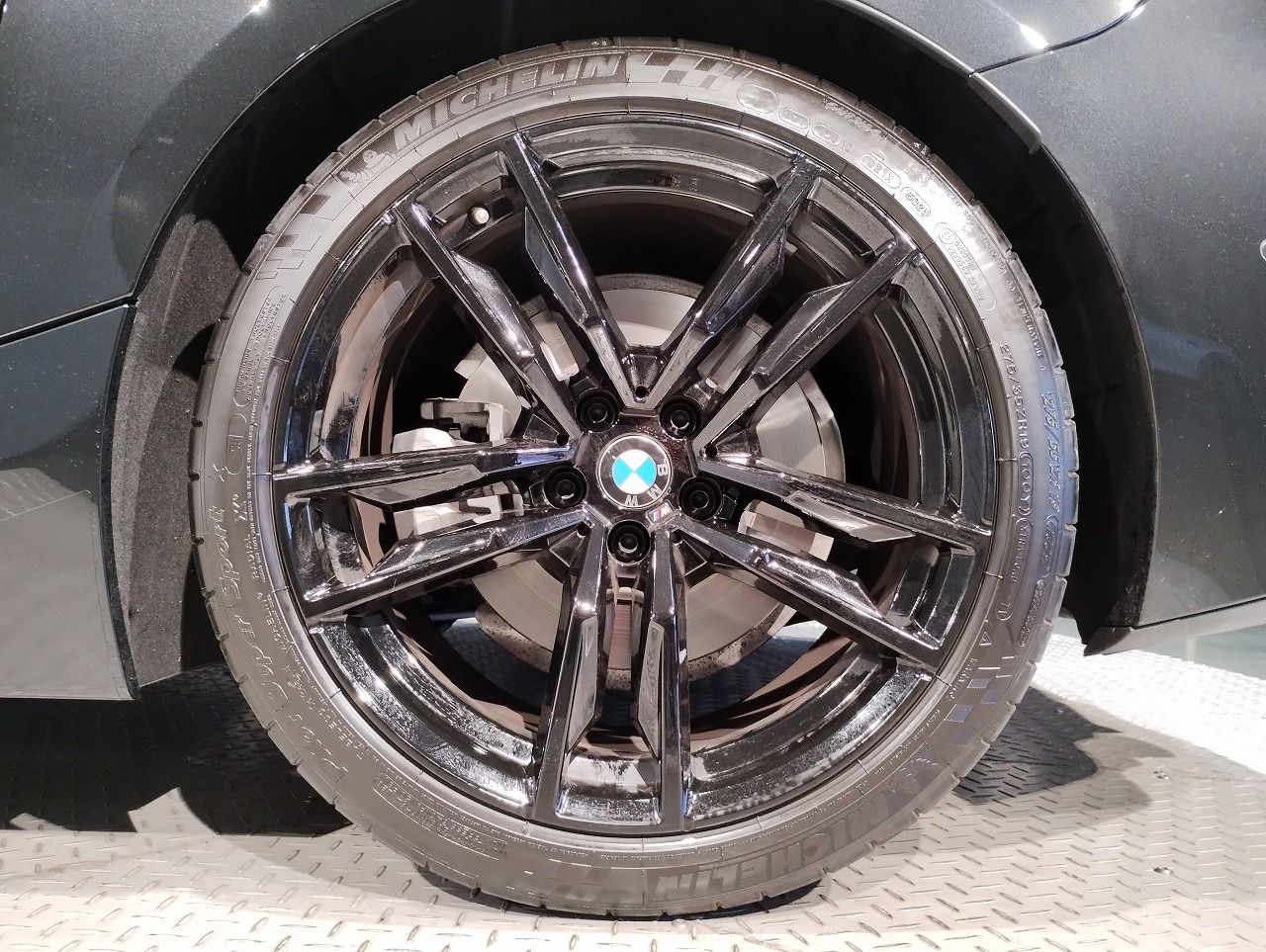 G29 z4 sDrive20i RHD