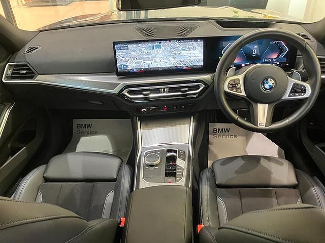 320d xDrive Berline RHD