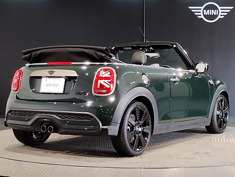 MINI Cooper S Convertible RHD